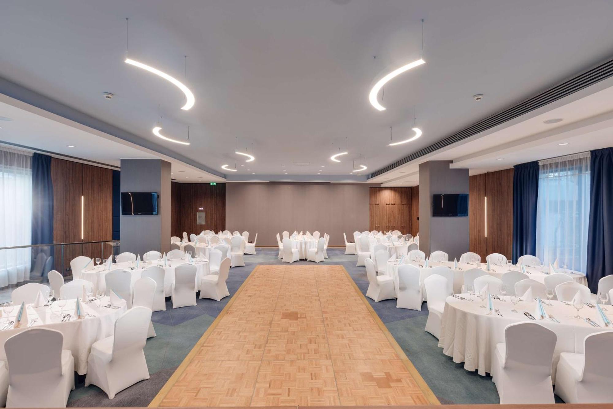 Doubletree By Hilton Hotel Cluj - City Plaza Cluj-Napoca Exterior foto The ballroom