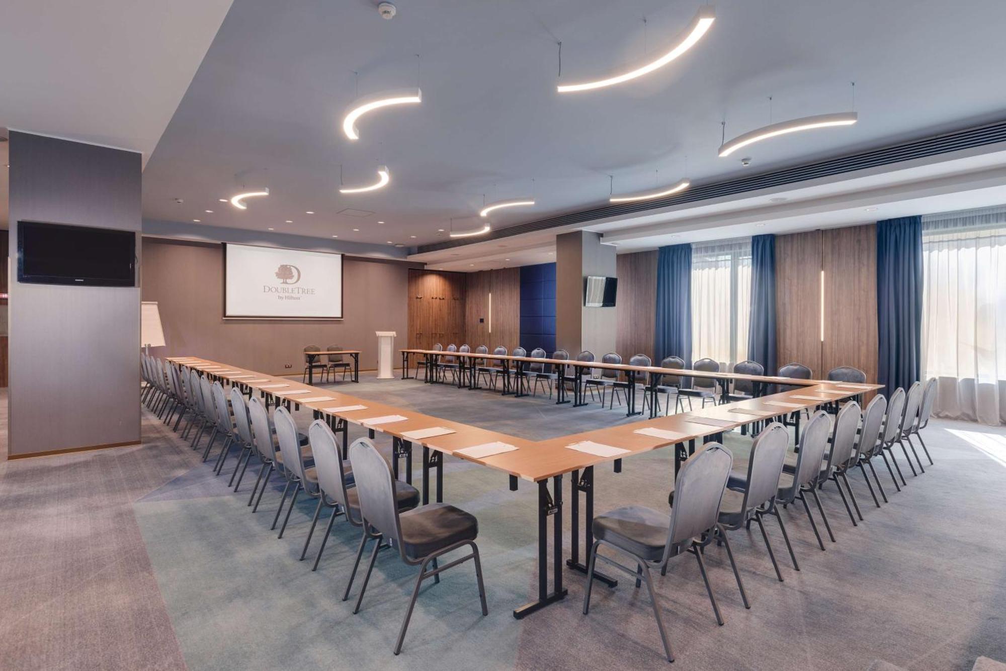 Doubletree By Hilton Hotel Cluj - City Plaza Cluj-Napoca Exterior foto Meeting room