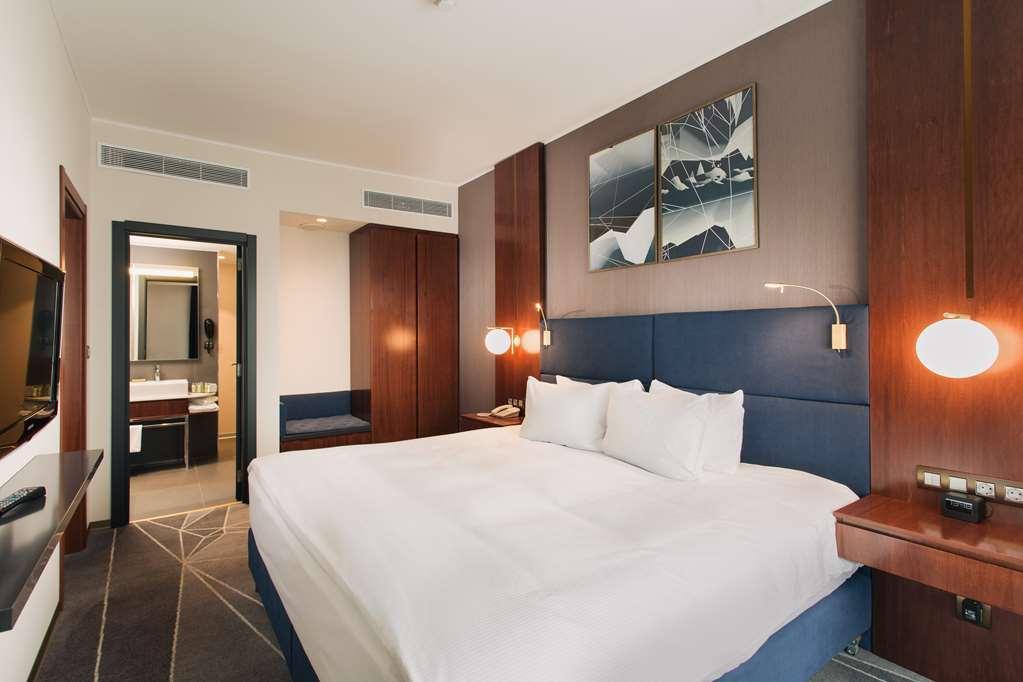 Doubletree By Hilton Hotel Cluj - City Plaza Cluj-Napoca Quarto foto